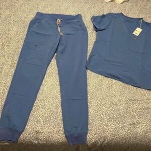 Figs scrubs